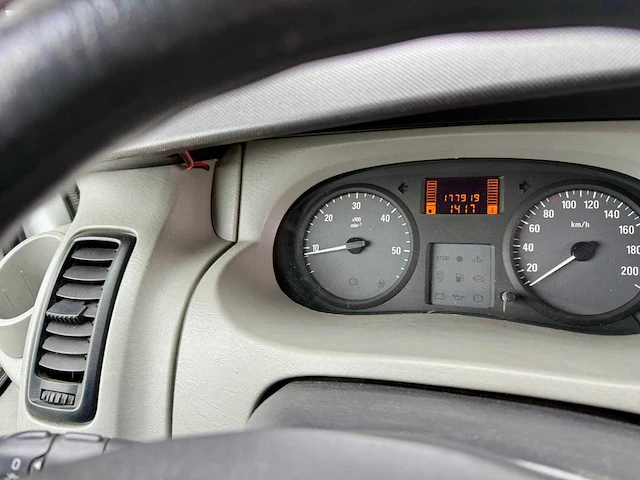 200 opel vivaro personenauto - afbeelding 5 van  22