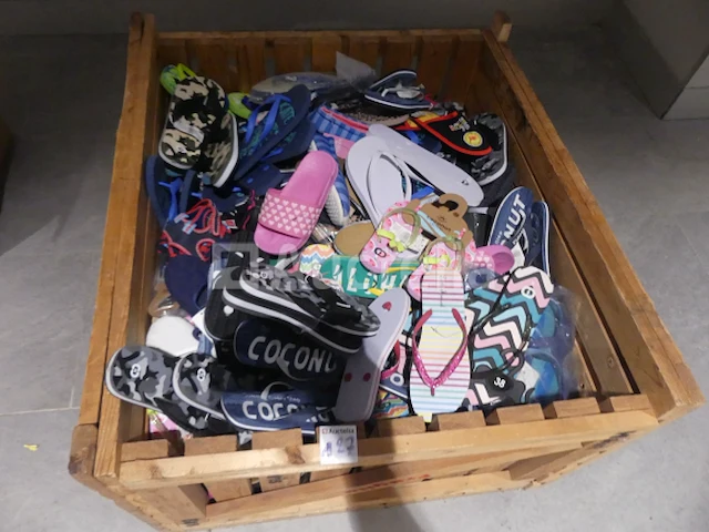 200 zomerschoenen, diverse stranden - afbeelding 2 van  9