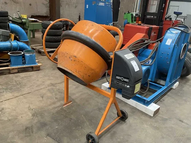 2000 betomix b154 betonmolen - afbeelding 1 van  5
