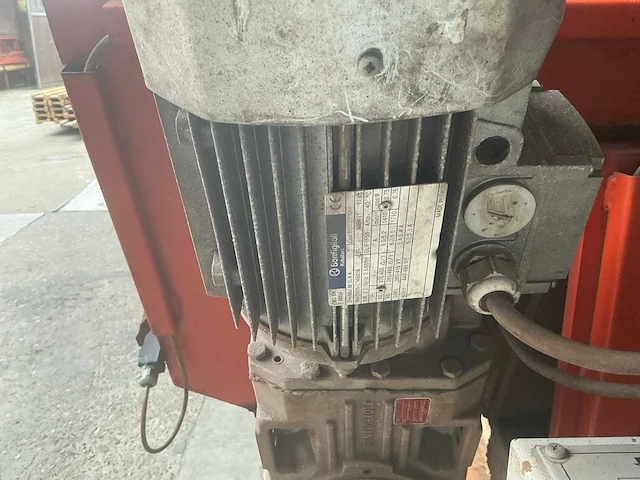 2000 btm 4632 aut metalen horizontale bandzaagmachine - afbeelding 7 van  10