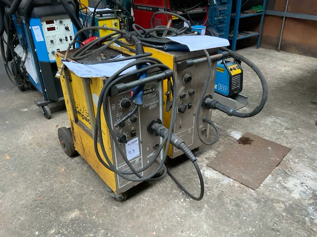 2000 esab power compact 250ecf lasmachine halfautomaat (2x) - afbeelding 1 van  5