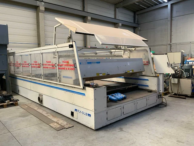2000 haco fly3-olb co2 lasersnijmachine - afbeelding 1 van  9