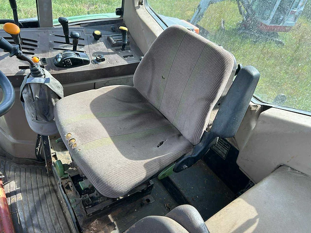 2000 john deere 6210 tractor met gaas voorlader - afbeelding 11 van  12