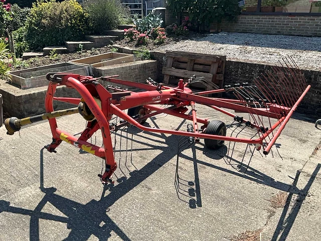 2000 kuhn ga300gm hooischudder - afbeelding 1 van  8