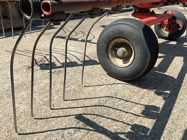 2000 kuhn ga300gm hooischudder - afbeelding 6 van  8