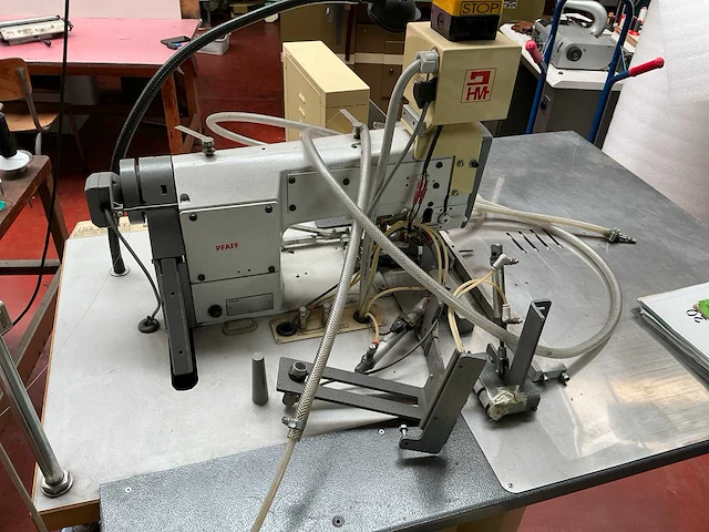 2000 linea20-pfaff matica99 volautomatische leder naaimachine - afbeelding 14 van  15