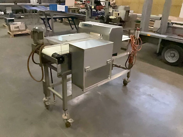 2000 lock met 30+ metaaldetector - afbeelding 2 van  18