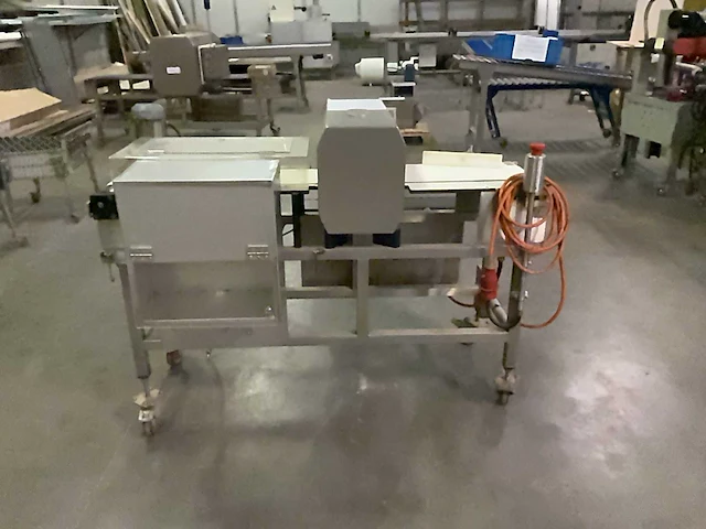 2000 lock met 30+ metaaldetector - afbeelding 3 van  18