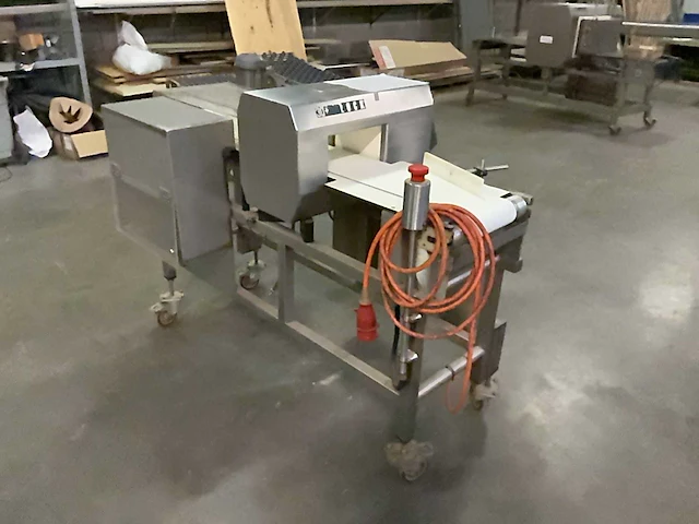 2000 lock met 30+ metaaldetector - afbeelding 4 van  18
