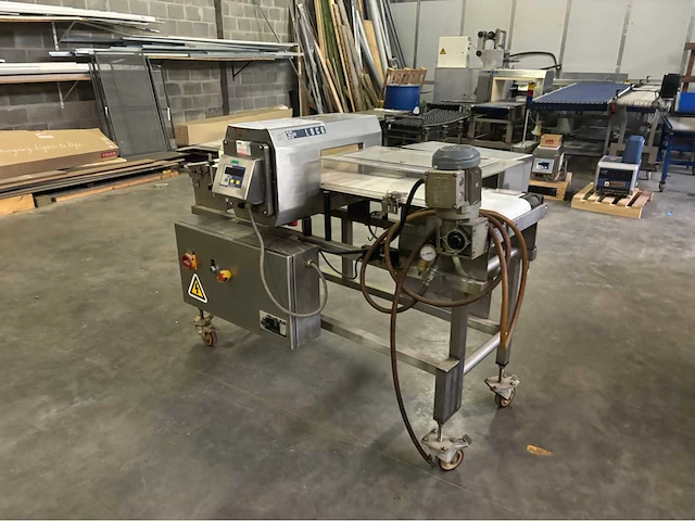 2000 lock met 30+ metaaldetector - afbeelding 11 van  18