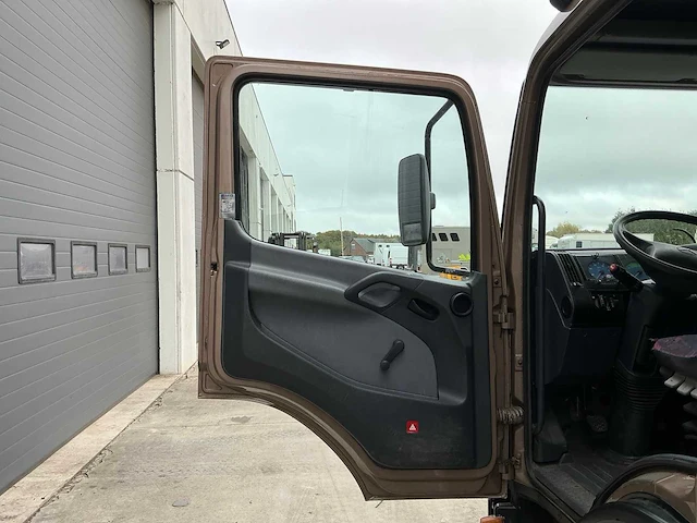 2000 mercedes-benz 815 paardenwagen - afbeelding 6 van  67