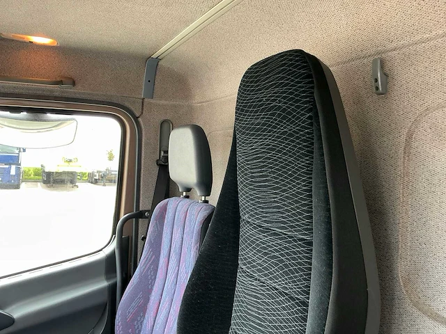 2000 mercedes-benz 815 paardenwagen - afbeelding 19 van  67