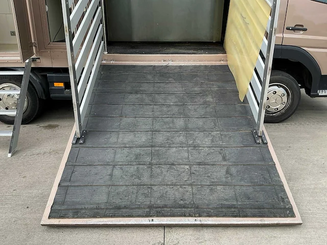 2000 mercedes-benz 815 paardenwagen - afbeelding 28 van  67