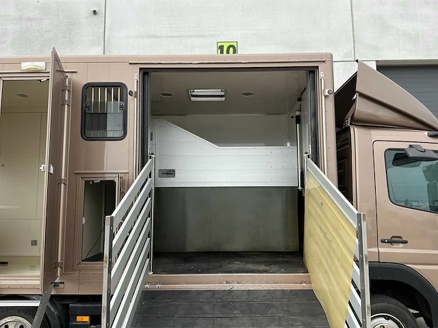 2000 mercedes-benz 815 paardenwagen - afbeelding 30 van  67