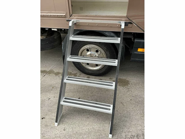 2000 mercedes-benz 815 paardenwagen - afbeelding 40 van  67