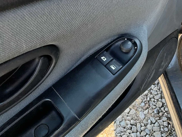 2000 peugeot 406 hdi personenauto - afbeelding 13 van  44