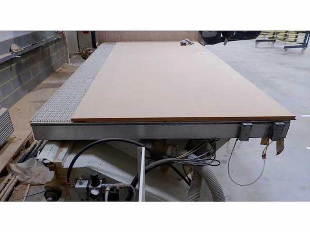 2000 scm record 240 cnc-bewerkingscentra - afbeelding 13 van  22