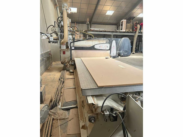 2000 scm record 240 cnc-bewerkingscentra - afbeelding 18 van  22