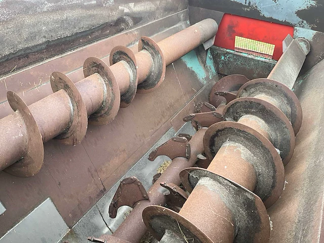 2000 storti labrador 160 getrokken horizontale voermengwagen - afbeelding 11 van  20