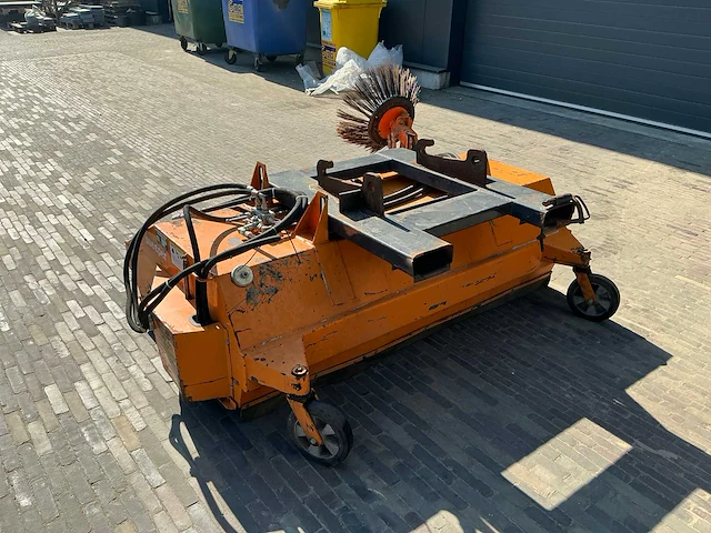 2000 sweeper 05 ib 1800 hydraulische aangedreven veegmachine - afbeelding 5 van  8