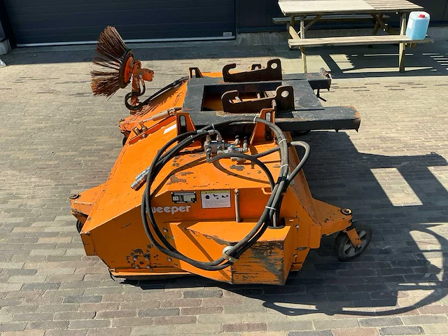 2000 sweeper 05 ib 1800 hydraulische aangedreven veegmachine - afbeelding 6 van  8