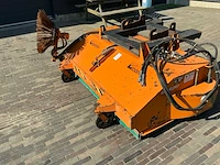 2000 sweeper 05 ib 1800 hydraulische aangedreven veegmachine - afbeelding 7 van  8