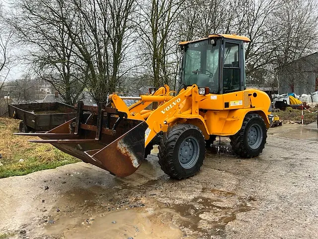 2000 volvo l30z wiellader - afbeelding 1 van  24