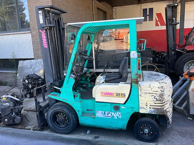 2000 yang fd-25 vorkheftruck - afbeelding 1 van  16