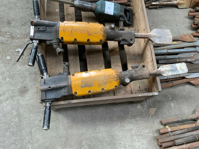 2001 atlas copco tex 23 pe pneumatische breekhamer (2x) - afbeelding 1 van  6