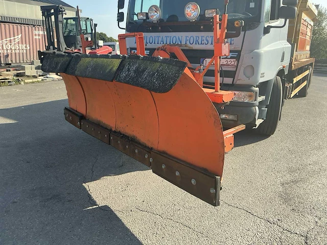 2001 daf 75.250 vrachtwagen met sneeuwruimer en zoutstrooier - afbeelding 3 van  38