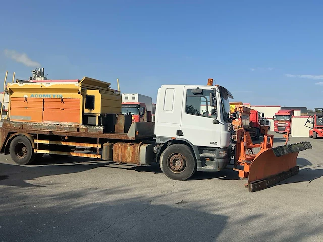 2001 daf 75.250 vrachtwagen met sneeuwruimer en zoutstrooier - afbeelding 36 van  38