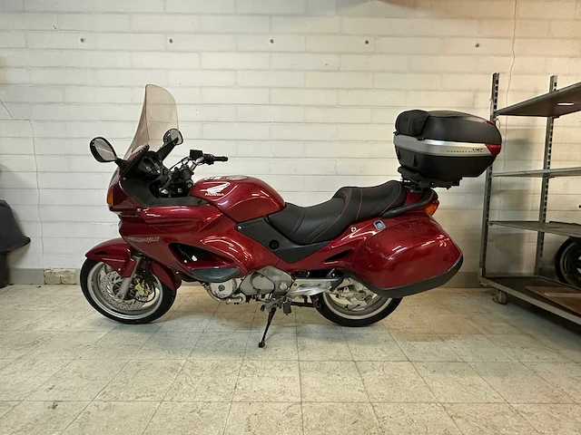 2001 honda nt650v deauville motorfiets - afbeelding 1 van  28