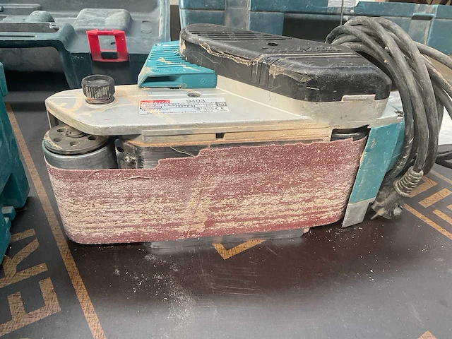 2001 makita 9403 schuurmachine - afbeelding 4 van  4