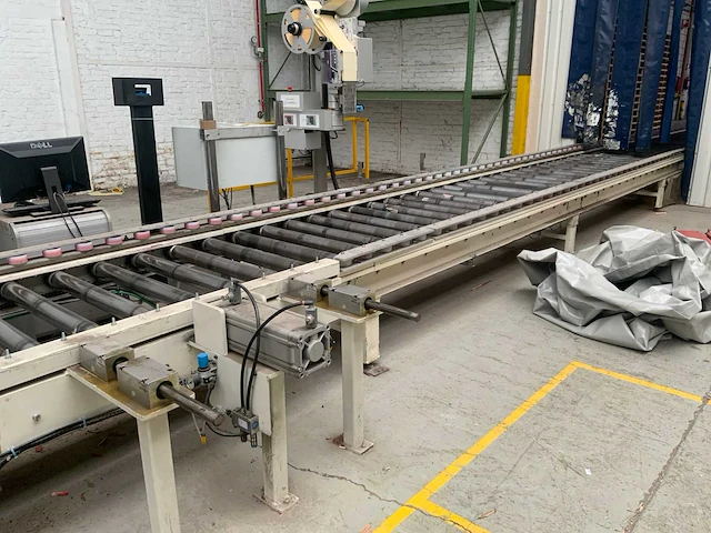 2001 matco sra-lc semi-automatische palletfoliewikkelaar met aan- en afvoerrollenbaan - afbeelding 21 van  24