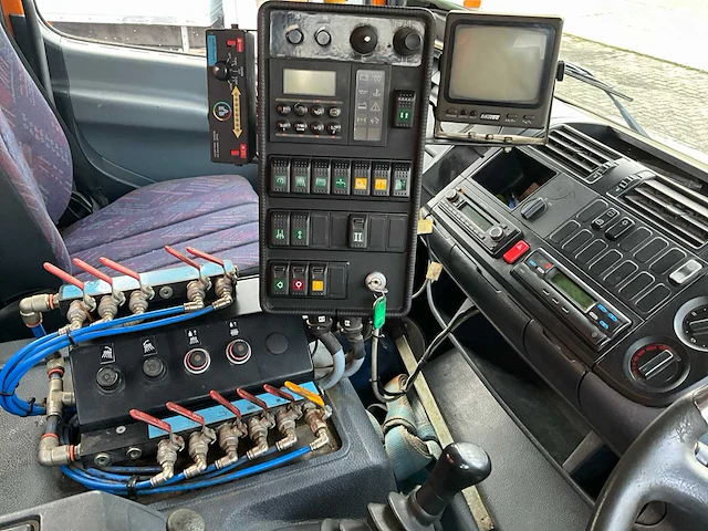 2001 mercedes atego 1318 veegmachine - afbeelding 30 van  44