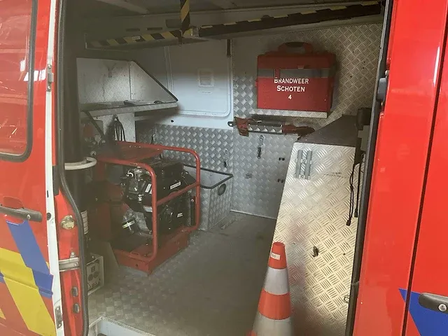2001 mercedes-benz sprinter 313 cdi -d-1.7 brandweerwagen / snelle hulp wagen - afbeelding 6 van  25