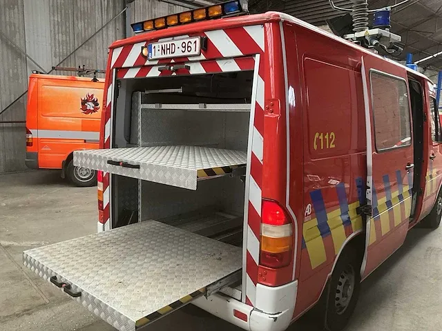 2001 mercedes-benz sprinter 313 cdi -d-1.7 brandweerwagen / snelle hulp wagen - afbeelding 10 van  25