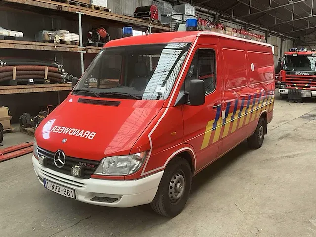 2001 mercedes-benz sprinter 313 cdi -d-1.7 brandweerwagen / snelle hulp wagen - afbeelding 1 van  25