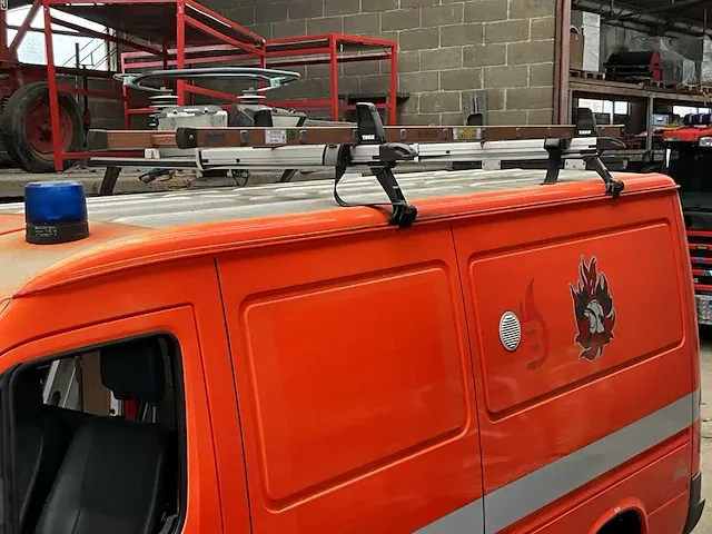 2001 mercedes-benz sprinter 313 cdi-d brandweerwagen / snelle hulp wagen - afbeelding 11 van  28
