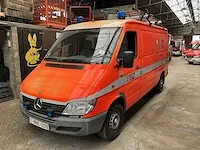 2001 mercedes-benz sprinter 313 cdi-d brandweerwagen / snelle hulp wagen - afbeelding 1 van  28