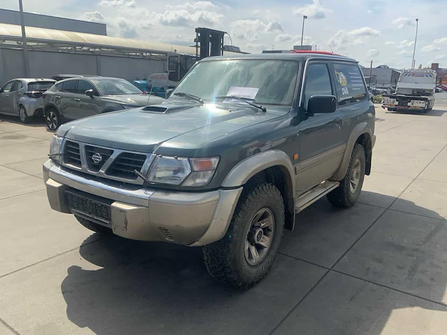 2001 nissan patrol gr bedrijfswagen - afbeelding 1 van  25