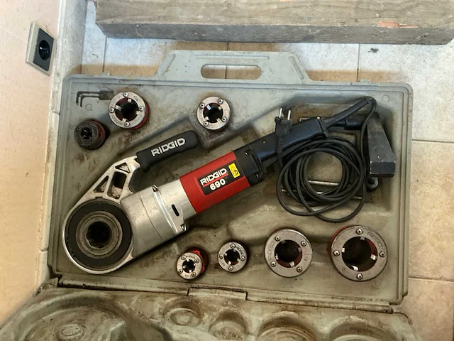 2001 ridgid 690 elektrische draadsnijmachine - afbeelding 1 van  5
