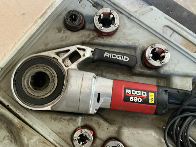 2001 ridgid 690 elektrische draadsnijmachine - afbeelding 2 van  5