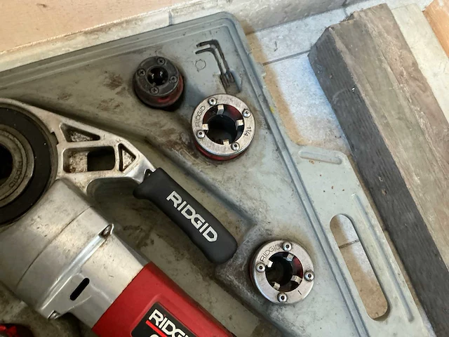 2001 ridgid 690 elektrische draadsnijmachine - afbeelding 3 van  5
