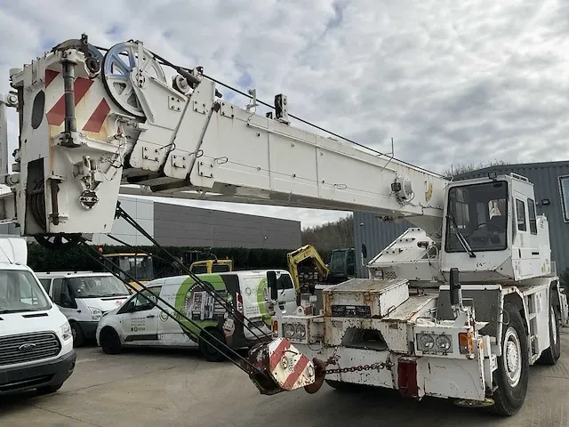 2001 tadano tr-300e-3-00101 telescoopkraan - afbeelding 4 van  38