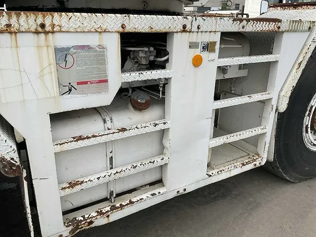 2001 tadano tr-300e-3-00101 telescoopkraan - afbeelding 24 van  38