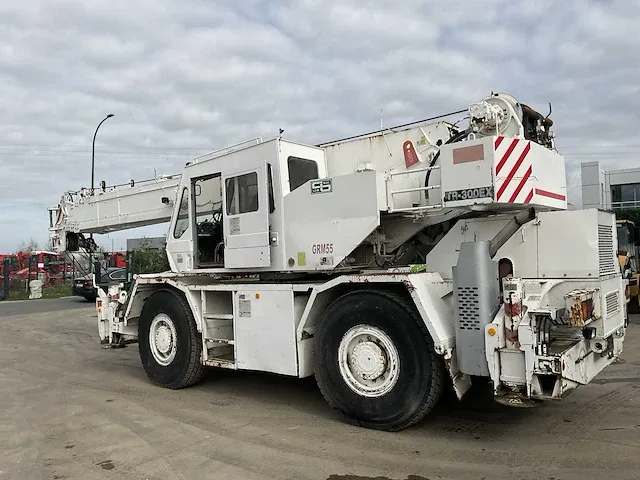 2001 tadano tr-300e-3-00101 telescoopkraan - afbeelding 34 van  38