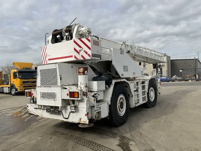 2001 tadano tr-300e-3-00101 telescoopkraan - afbeelding 37 van  38