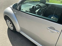 2001 volkswagen new beetle personenauto - afbeelding 17 van  35