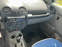 2001 volkswagen new beetle personenauto - afbeelding 25 van  35